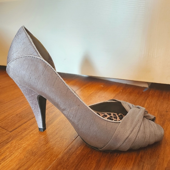 Rocket Dog Gray 4" Peep-Toe High Heels - Picture 5 of 7